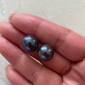 VINTAGE- 14K Gold 12mm Sophisticated Tahitian Purplish-black Pearl